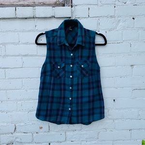 ✨Free Add-On✨Forever 21 Plaid Vest